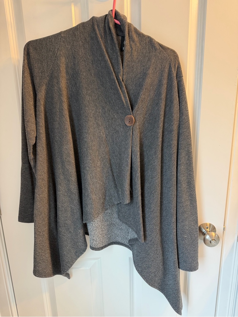 Women's Bobeau Gray Draped Button-Front Sweater. Size Small